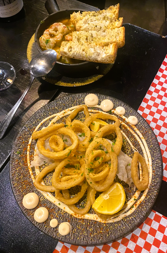 ALTERNATIVA ANDORRA Mejores reseñas de Bares de tapas. Nuevo descubrimiento en el centro de Andorra la Vella: a destacar la profesionalidad del camarero, atento y amante de su profesión, extensa carta de vinos y una selección de platos de buena calidad, muy recomendable; volveremos sin duda.