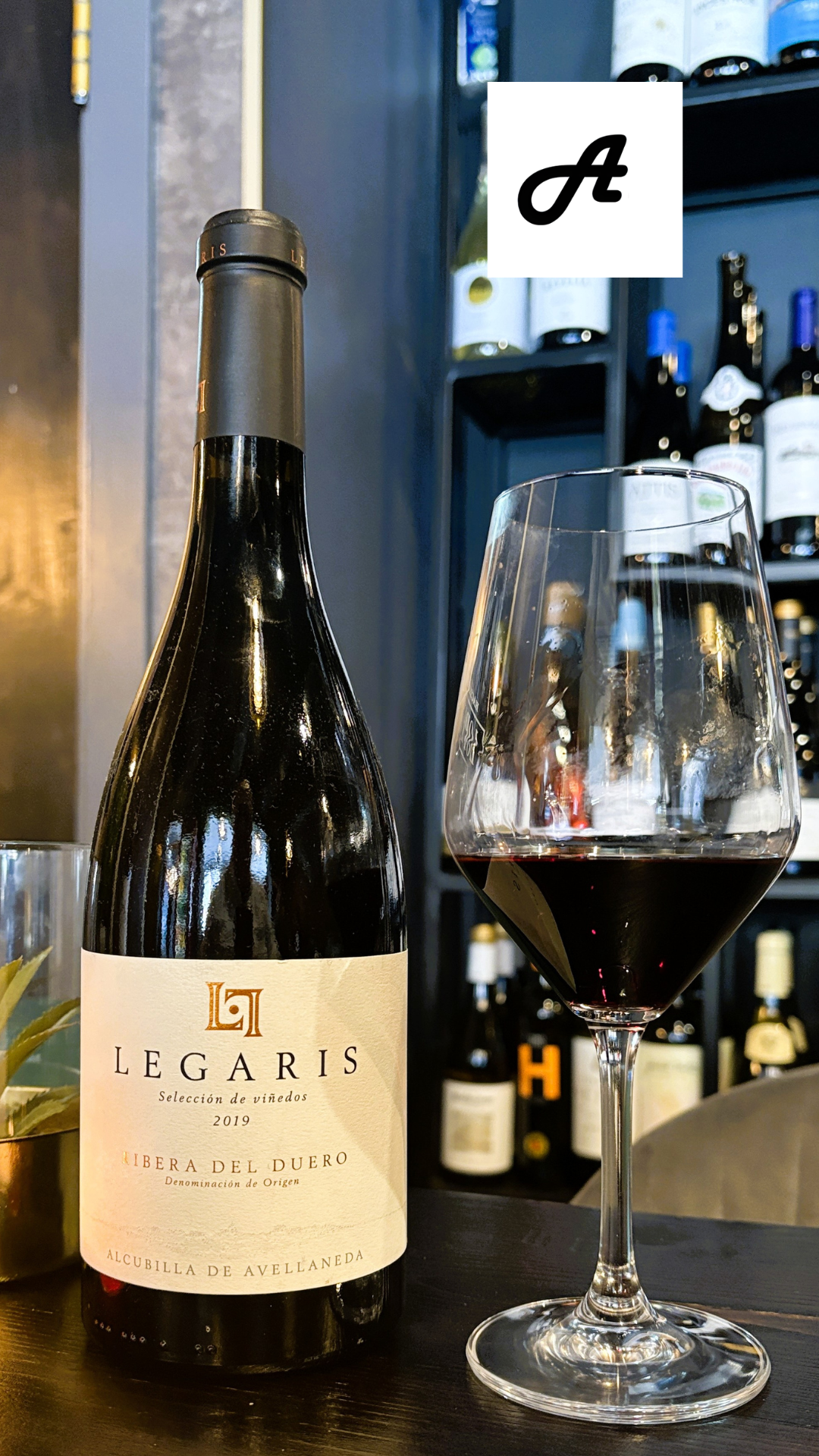 🍷 Legaris Ribera del Duero 2019: elegància, potència i caràcter a L’Alternativa Andorra Al nostre celler, amb més de 150 referències seleccionades amb cura, sempre busquem vins que expliquin històries. I avui us presentem un dels Ribera del Duero més versàtils i apreciats: Legaris 2019, una anyada que destaca per la seva força, per al seu sabor afruitat i la seva elegància natural. Legaris Crianza 2019 Un cupatge de 90% "Tempranillo" i 10% "Cabernet Sauvignon", amb 12 mesos de criança en roure francès i americà. En nas és concentrat, amb aromes de fruita negra madura i tocs balsàmics. En boca és golós, viu i amb tanins sedosos, perfecte per a "lechazo" (Cochinillo), guisats i formatges semicurats. Descobreix més sobre els vins de criança. Legaris Roble 2019 100% Tempranillo (Tinta Fina), amb uns 6 mesos de criança. Manté tota la frescor de la varietat, amb fruita vermella i un toc de vainilla molt fi. Ideal per a carns a la brasa, embotits i pastes amb salsa de carn. Explora més sobre la Tempranillo. A L’Alternativa Andorra, trobaràs aquestes dues expressions de Legaris 2019 al millor preu i amb l’assessorament del nostre equip, perquè cada copa sigui una experiència. #LAlternativaAndorra #RiberaDelDuero #Legaris2019 #ViDeQualitat #PassioPelVi